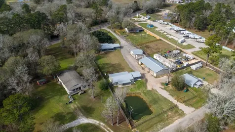 289 County Road 2250 Cleveland TX 77327