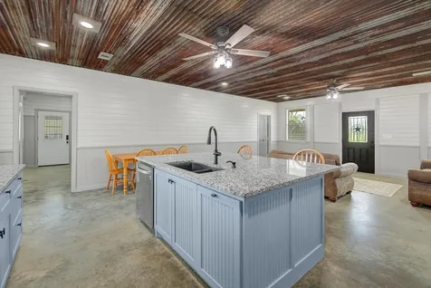 289 County Road 2250 Cleveland TX 77327