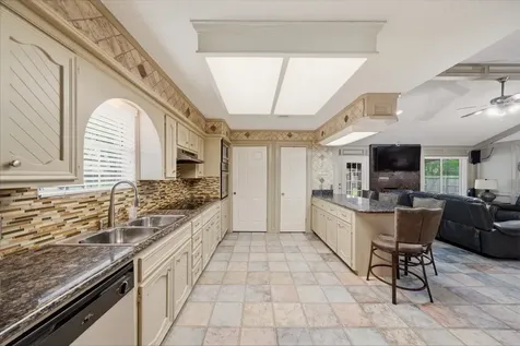 201 Amber Lane League City TX 77573