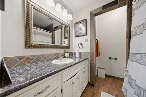 201 Amber Lane League City TX 77573