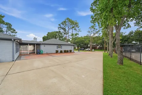 201 Amber Lane League City TX 77573