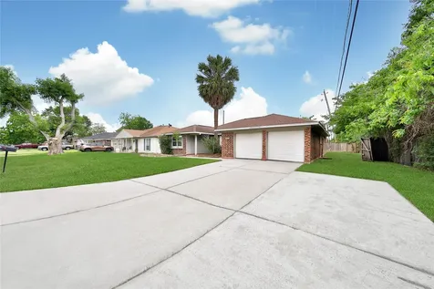 3915 Sailfish Lane La Porte TX 77571