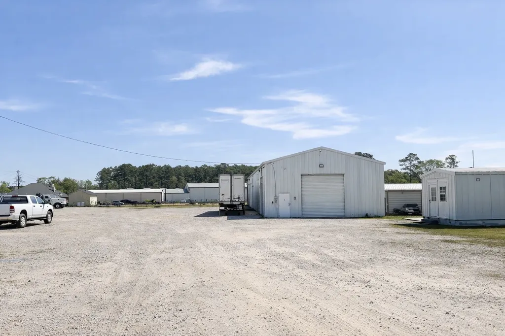 13046 Tx-105 Conroe TX 77306