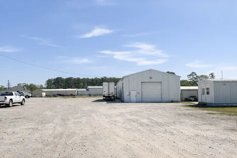 13046 Tx-105 Conroe TX 77306