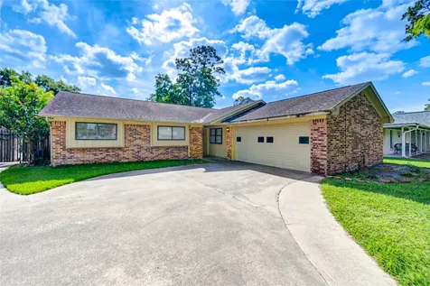 7306 Cottonwood Drive Baytown TX 77521