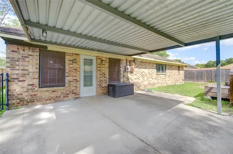 7306 Cottonwood Drive Baytown TX 77521