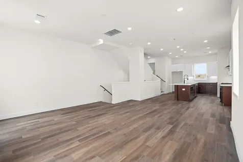 3905 Pinemont Drive F Houston TX 77018