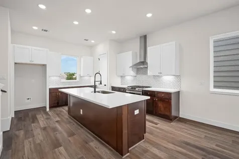 3905 Pinemont Drive F Houston TX 77018