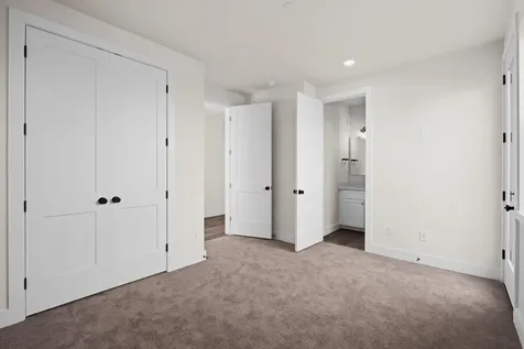 3905 Pinemont Drive F Houston TX 77018