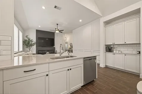 5019 Country Meadows Trail Rosharon TX 77583