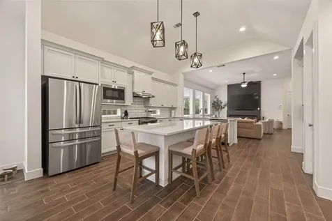 5019 Country Meadows Trail Rosharon TX 77583