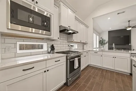 5019 Country Meadows Trail Rosharon TX 77583