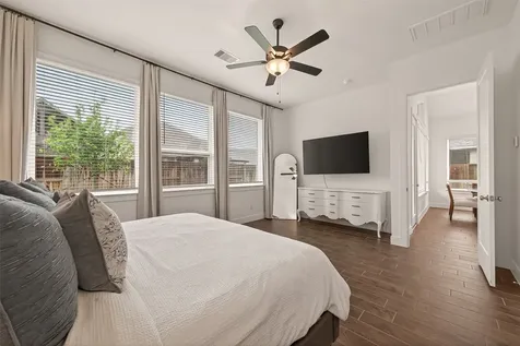 5019 Country Meadows Trail Rosharon TX 77583