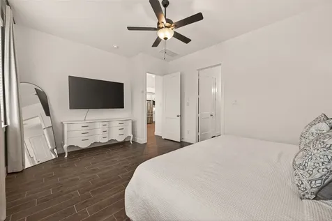 5019 Country Meadows Trail Rosharon TX 77583