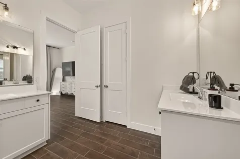 5019 Country Meadows Trail Rosharon TX 77583