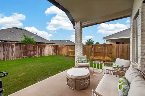 5019 Country Meadows Trail Rosharon TX 77583