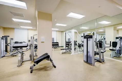 5110 San Felipe Street 43w Houston TX 77056