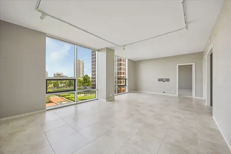 5110 San Felipe Street 43w Houston TX 77056