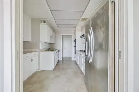 5110 San Felipe Street 43w Houston TX 77056