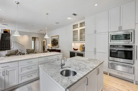 3922 Cotswold Street Houston TX 77009