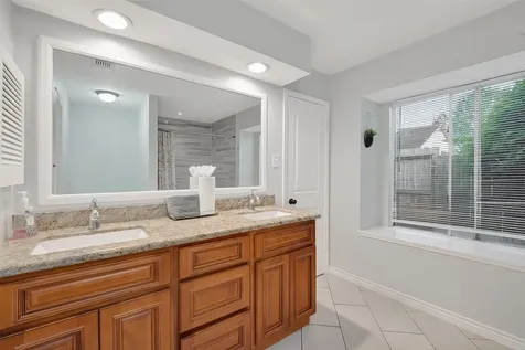 12727 Ashford Knoll Drive Houston TX 77082