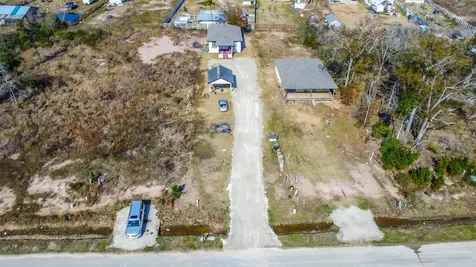 165 Road 5215 Cleveland TX 77327