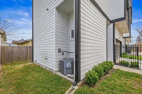 2811 Anita Street Houston TX 77004
