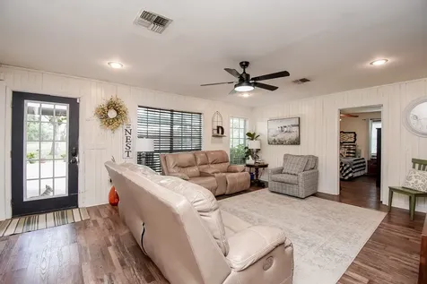 4427 County Road 382 Louise TX 77455