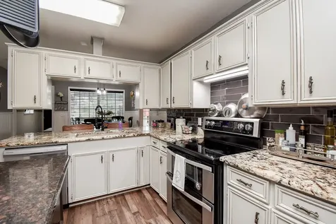 4427 County Road 382 Louise TX 77455