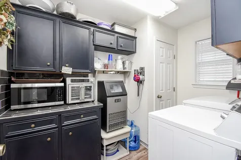 4427 County Road 382 Louise TX 77455