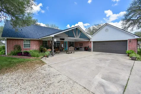 4427 County Road 382 Louise TX 77455