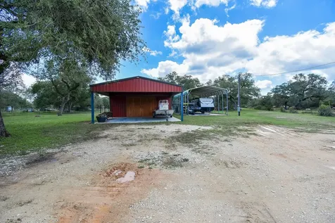 4427 County Road 382 Louise TX 77455