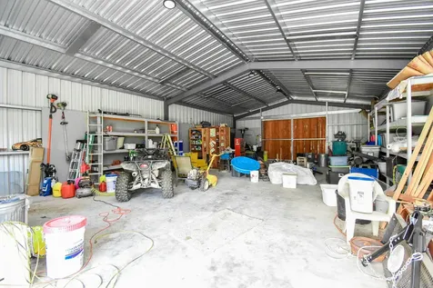 4427 County Road 382 Louise TX 77455