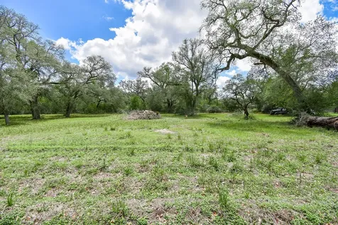 4427 County Road 382 Louise TX 77455