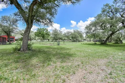 4427 County Road 382 Louise TX 77455