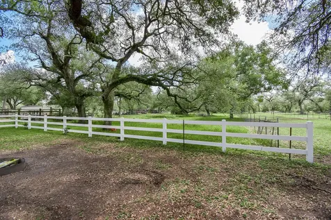 4427 County Road 382 Louise TX 77455