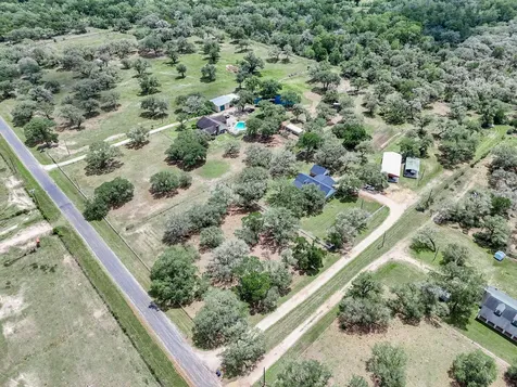 4427 County Road 382 Louise TX 77455