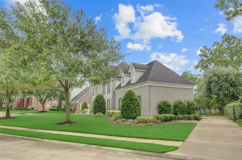 18 Dartmoor Court Sugar Land TX 77479