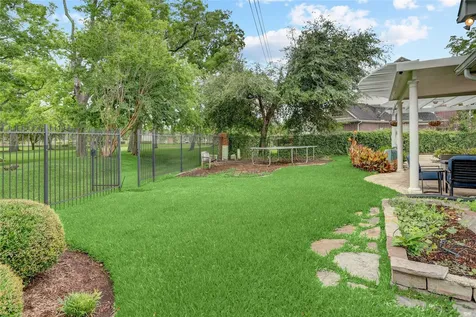 18 Dartmoor Court Sugar Land TX 77479