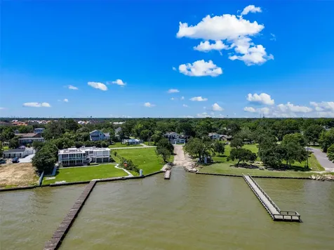 432 Glen Cove Street Kemah TX 77565