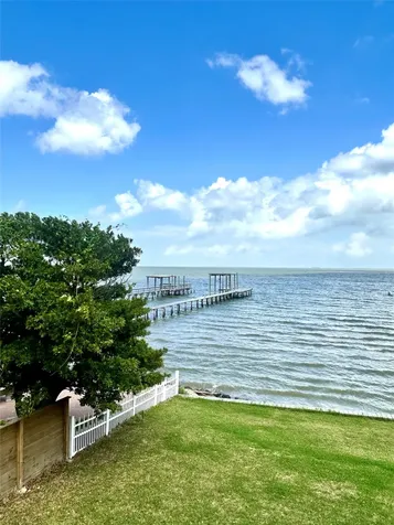 807 Kipp Avenue A Kemah TX 77565