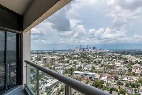 1701 Hermann Drive 34l Houston TX 77004