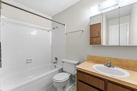 7200 Clarewood Drive 1805 Houston TX 77036