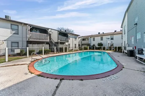 7200 Clarewood Drive 1805 Houston TX 77036