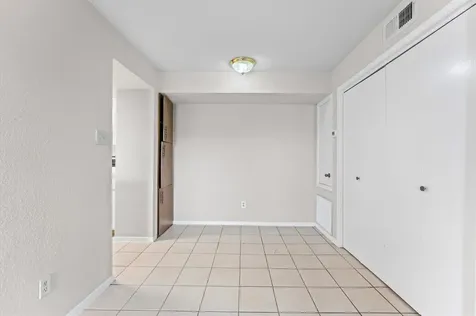 7200 Clarewood Drive 1805 Houston TX 77036