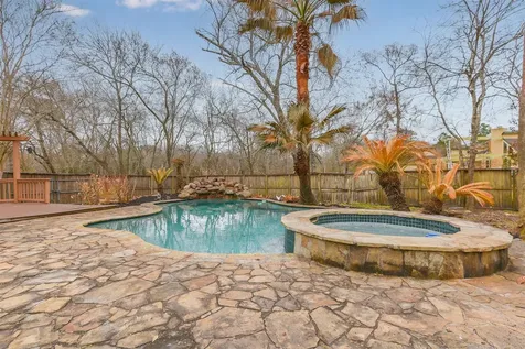 503 Independence Drive Friendswood TX 77546