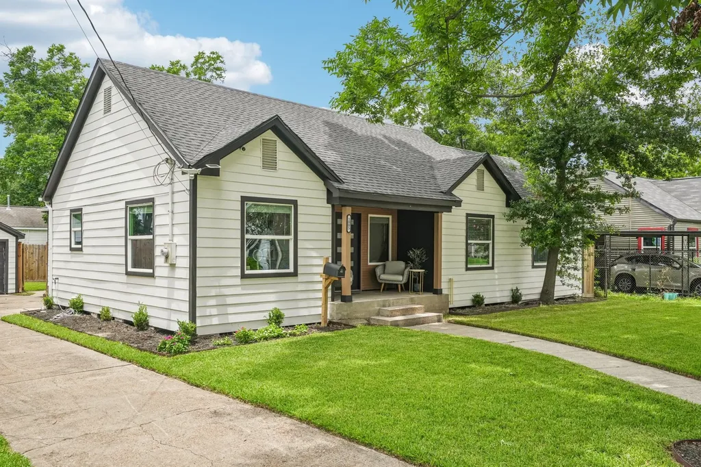 1005 Sue Street Houston TX 77009