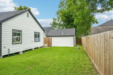 1005 Sue Street Houston TX 77009