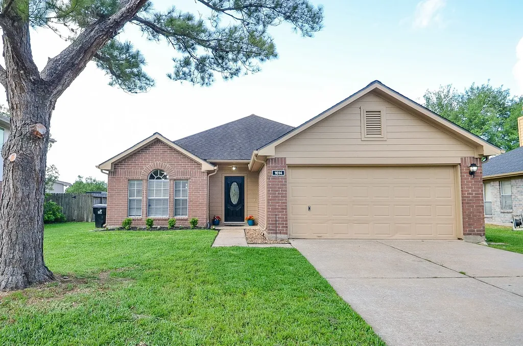 1614 Village Court Drive Rosenberg TX 77471