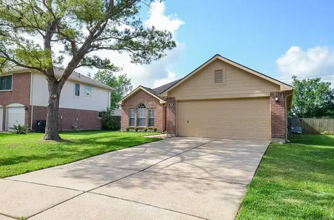 1614 Village Court Drive Rosenberg TX 77471